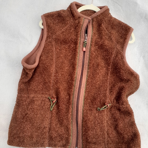 DONATED LOCALLY | Warm Fall/Winter Vest - Picture 3 of 5